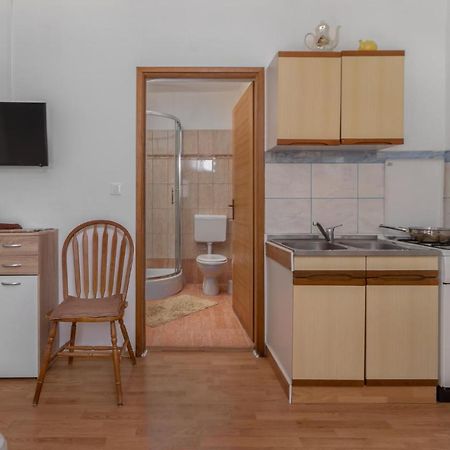 Pet Friendly Apartment In Pinezici With Wifi Екстериор снимка