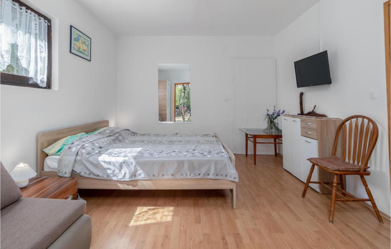 Pet Friendly Apartment In Pinezici With Wifi Екстериор снимка